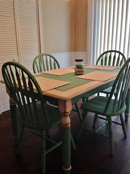 Clean And Cozy Savannah House Near Tybee Beaches!