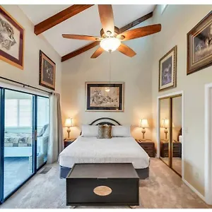 New Listing!!! 4 Min Walk To The Beach! Holiday home Destin
