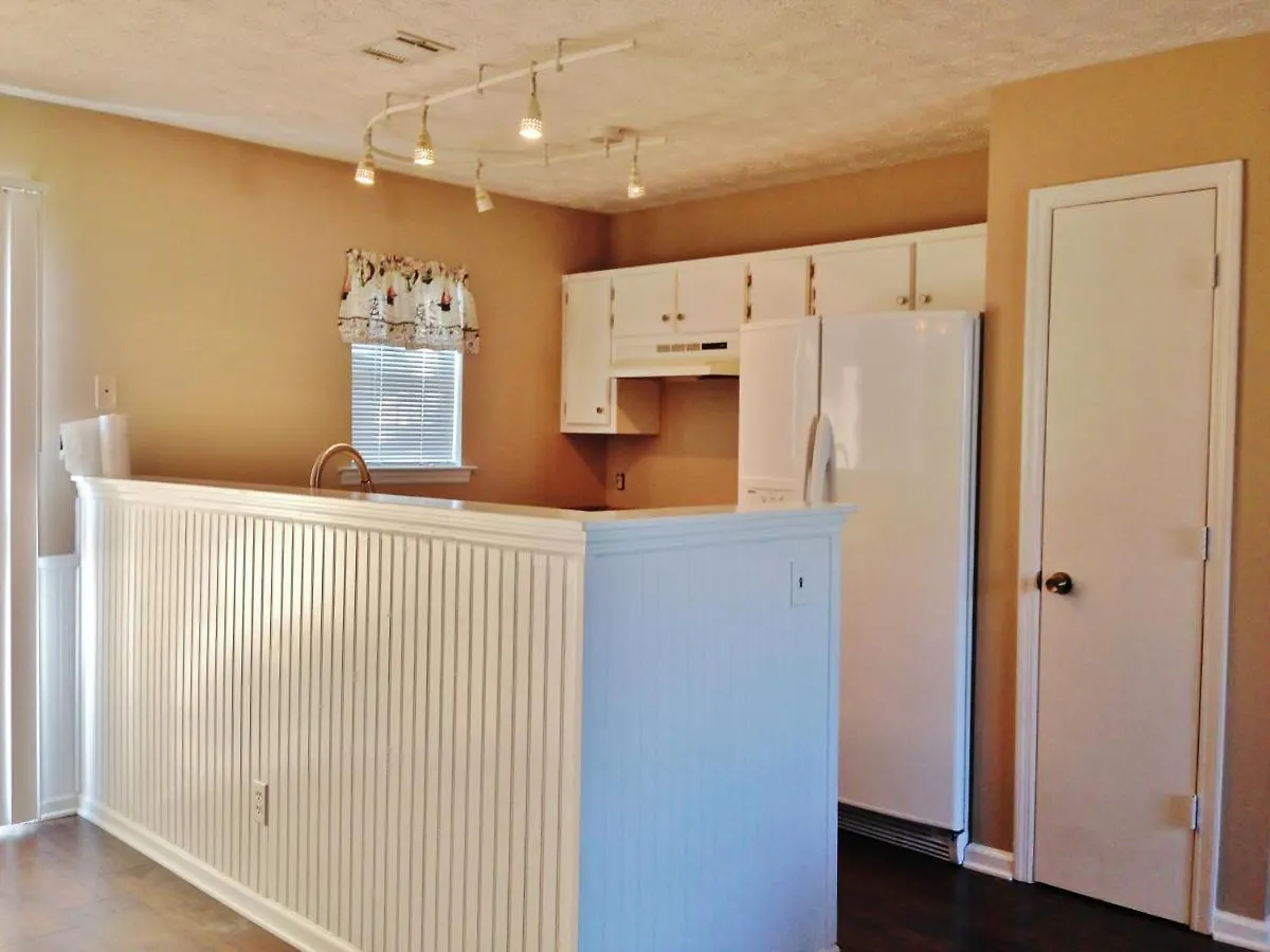 Clean And Cozy Savannah House Near Tybee Beaches! Holiday home